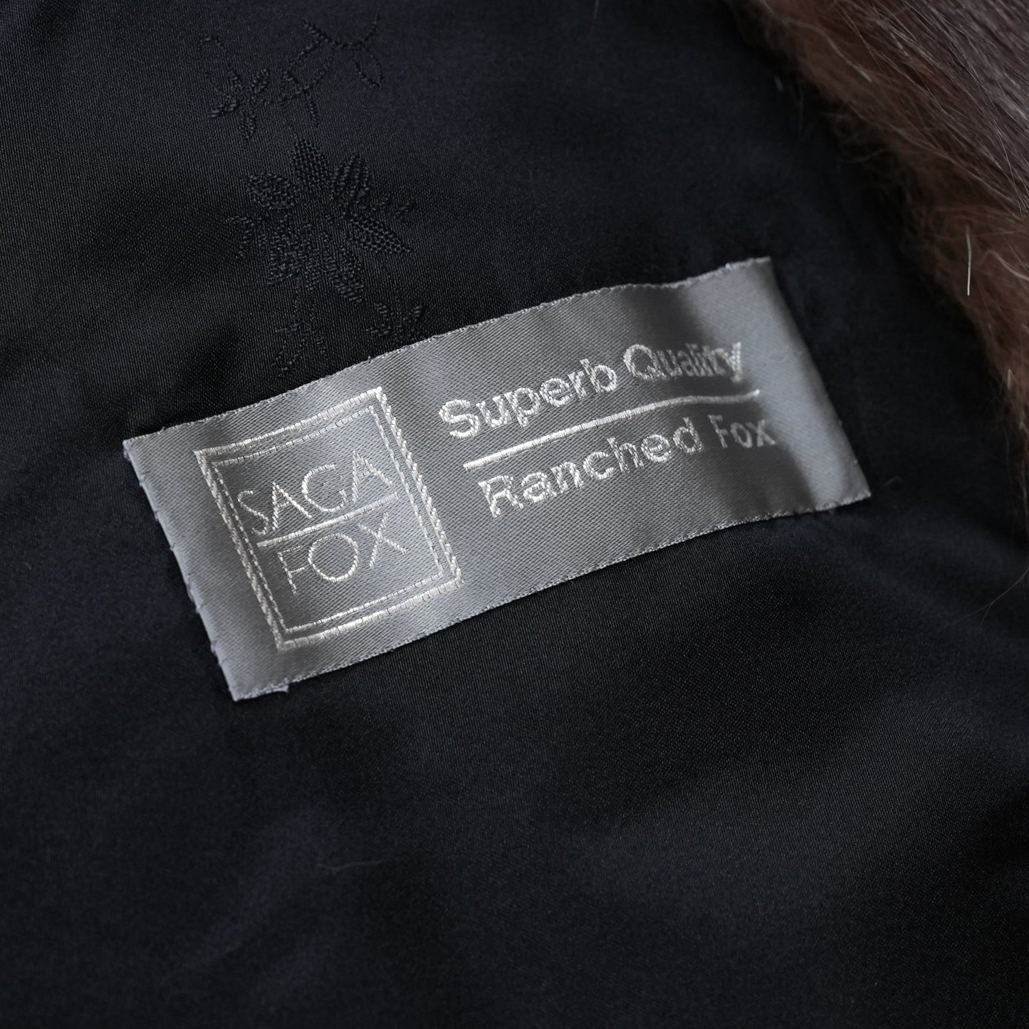 Silver Fox Coat SAGA FOX - Genuine Vintage Fur From Japan