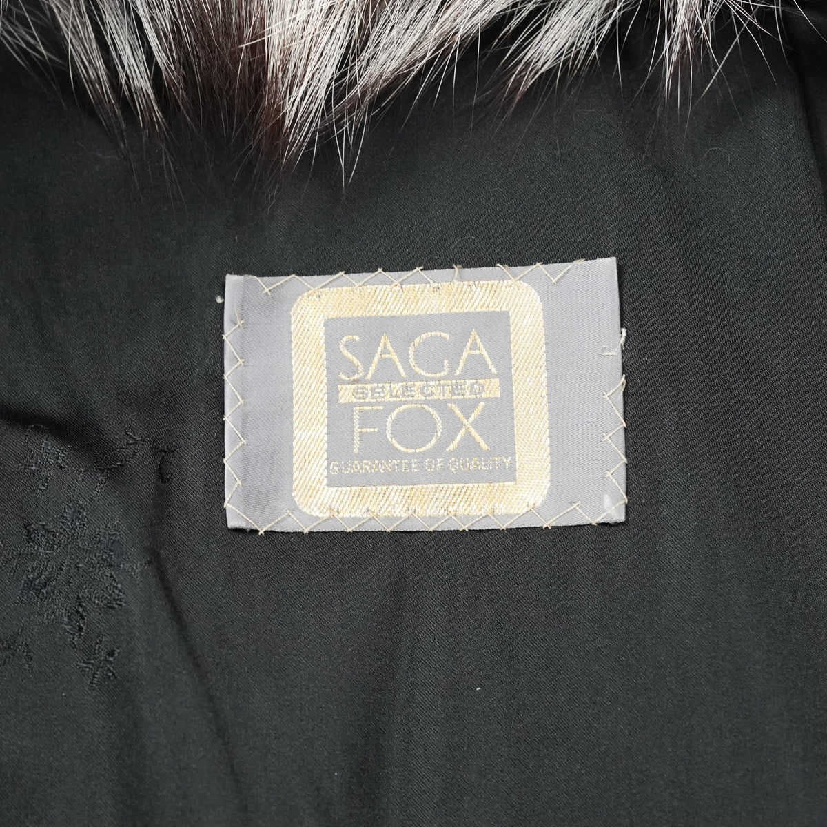 Silver Fox Coat SAGA FOX - Genuine Vintage Fur From Japan