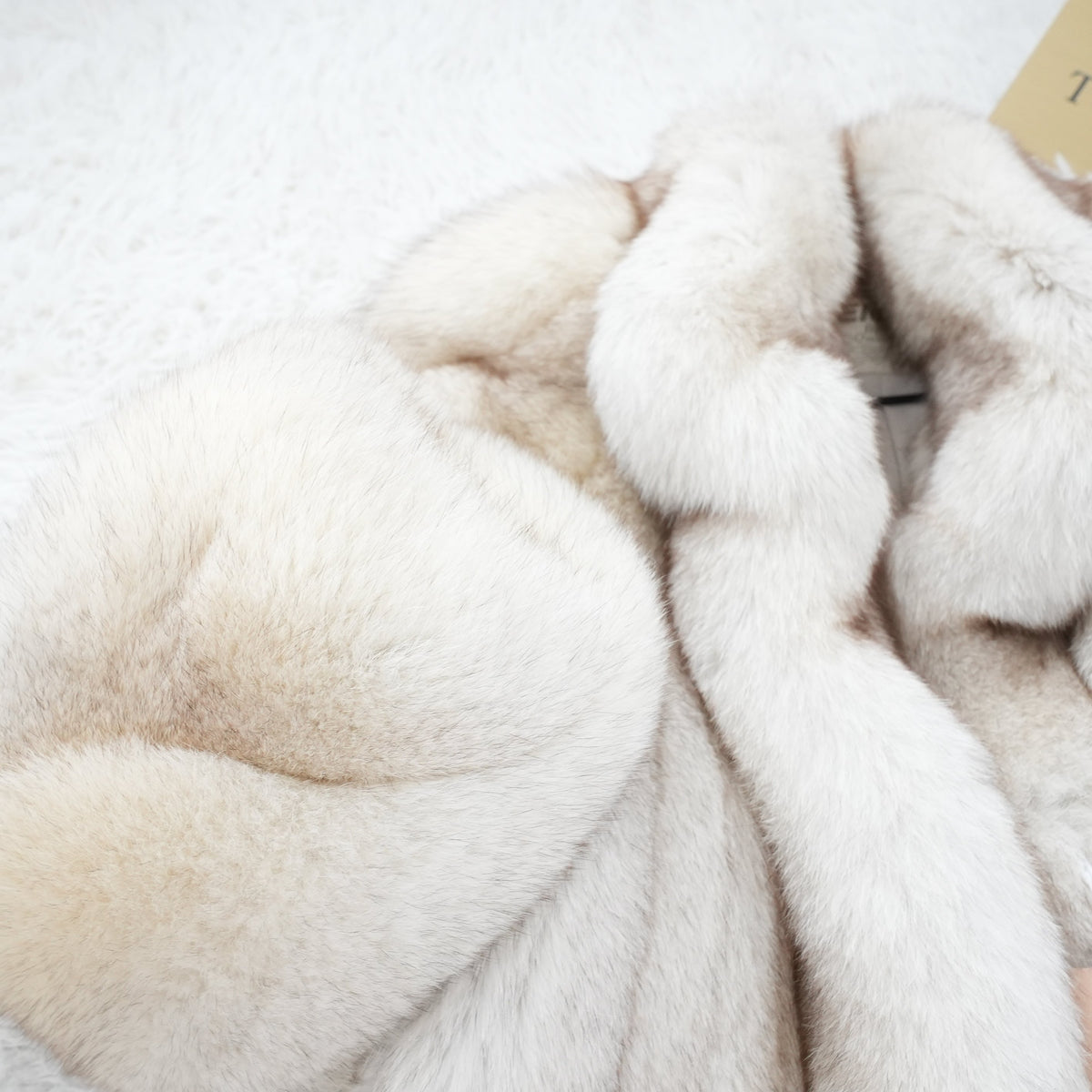 Nordic Fox Scallop Design Fur Coat very Soft and Fluffy EMBA - Genuine Vintage Fur From Japan