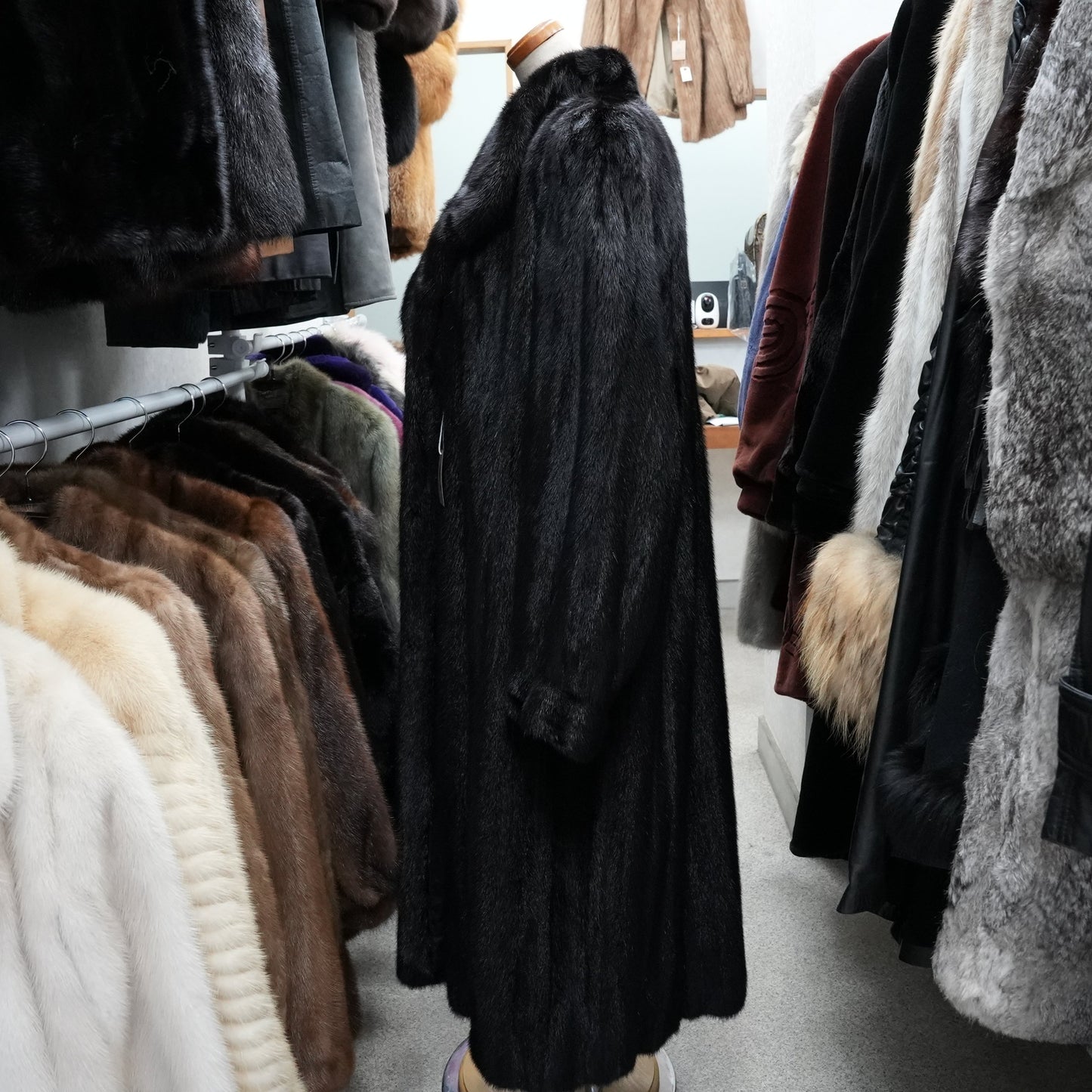 Dark Mink Long Coat glossy - Genuine Vintage Fur From Japan