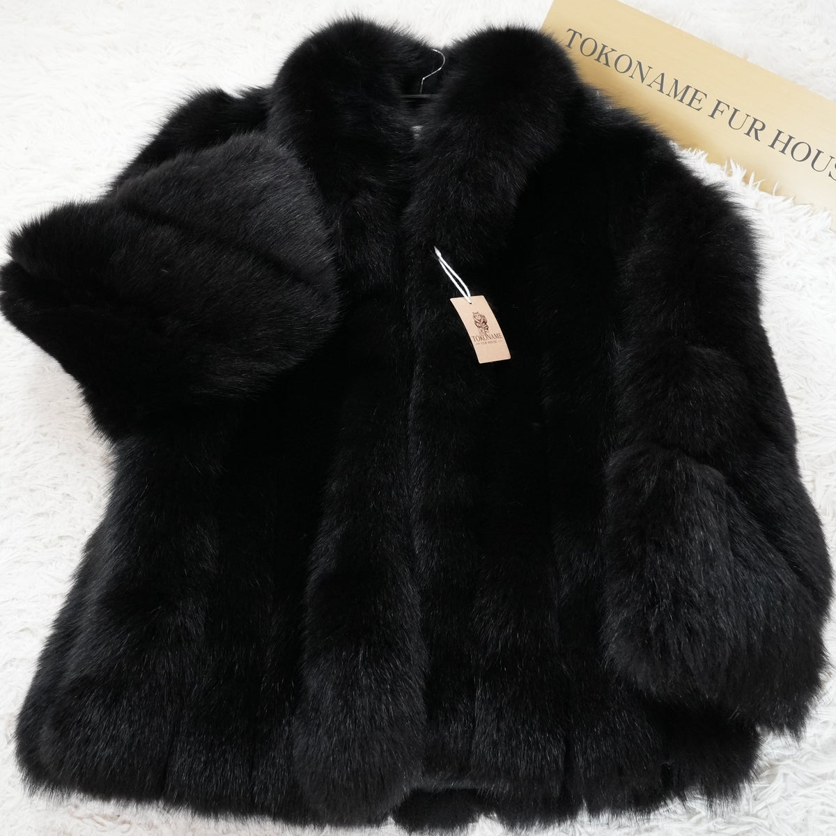 Black Dyed SAGA ROYAL FOX Coat Soft and Fluffy - Genuine Vintage Fur From Japan