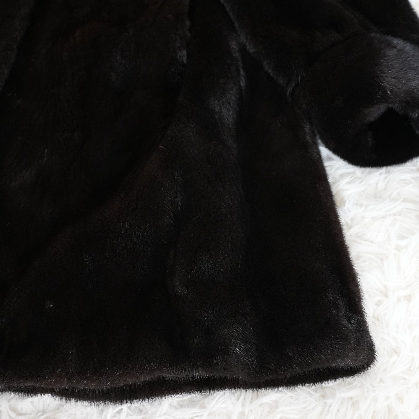 BLACKGLAMA Mink Coat Substantial and luxurious - Genuine Vintage Fur From Japan