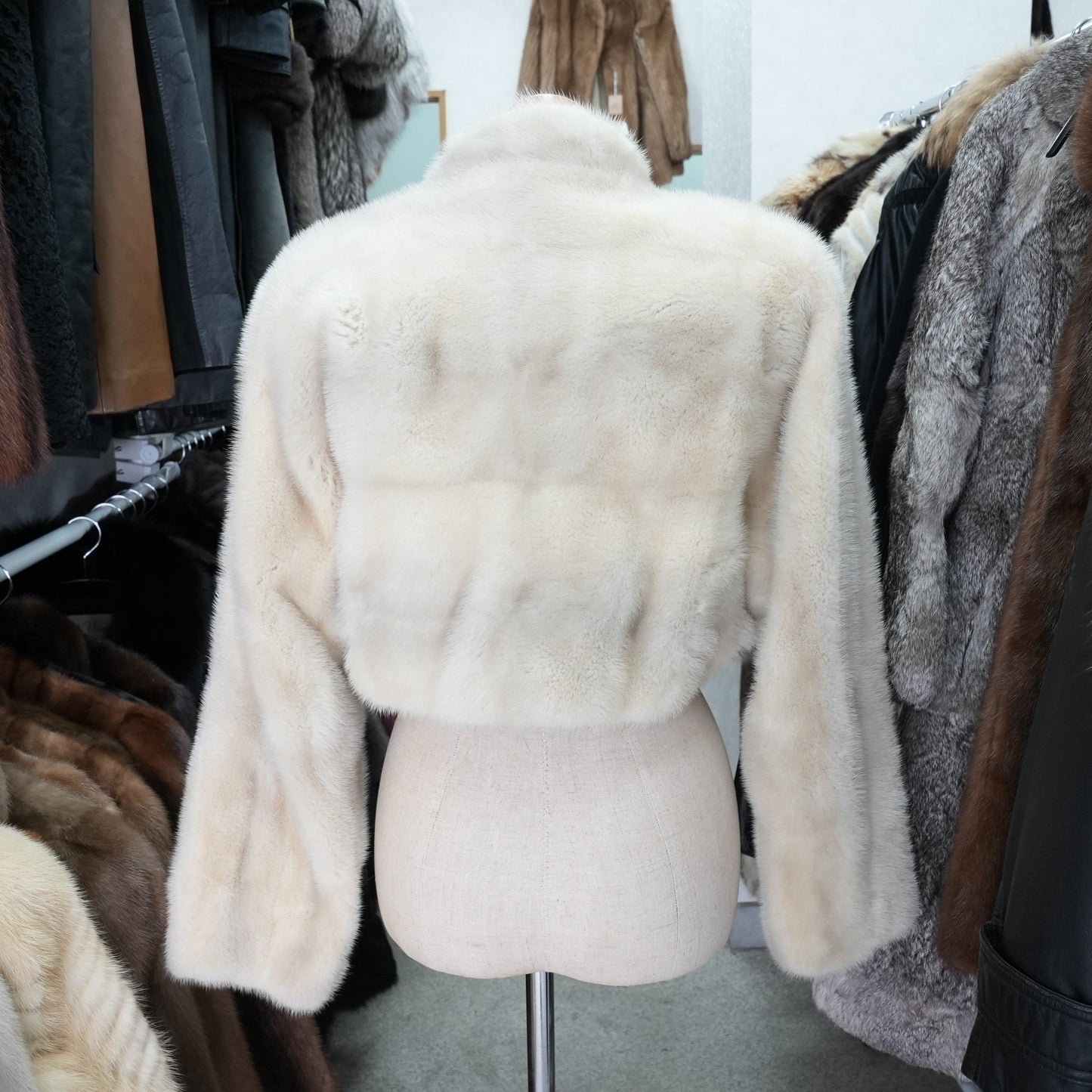 Azurene Mink Cropped length Jacket EMBA - Genuine Vintage Fur From Japan