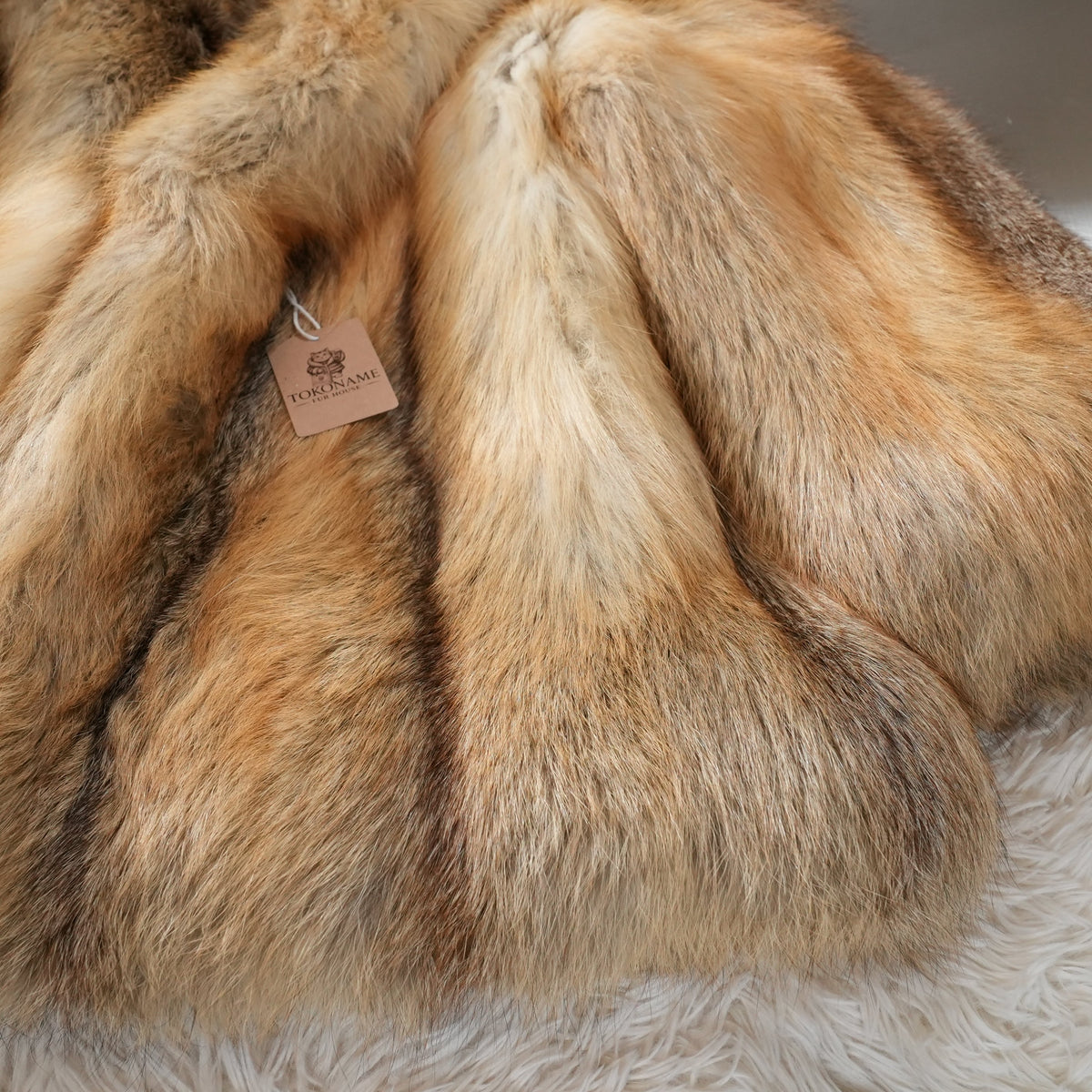 Golden Island Fox Fur Coat Very Soft and Fluffy - Genuine Vintage Fur From Japan