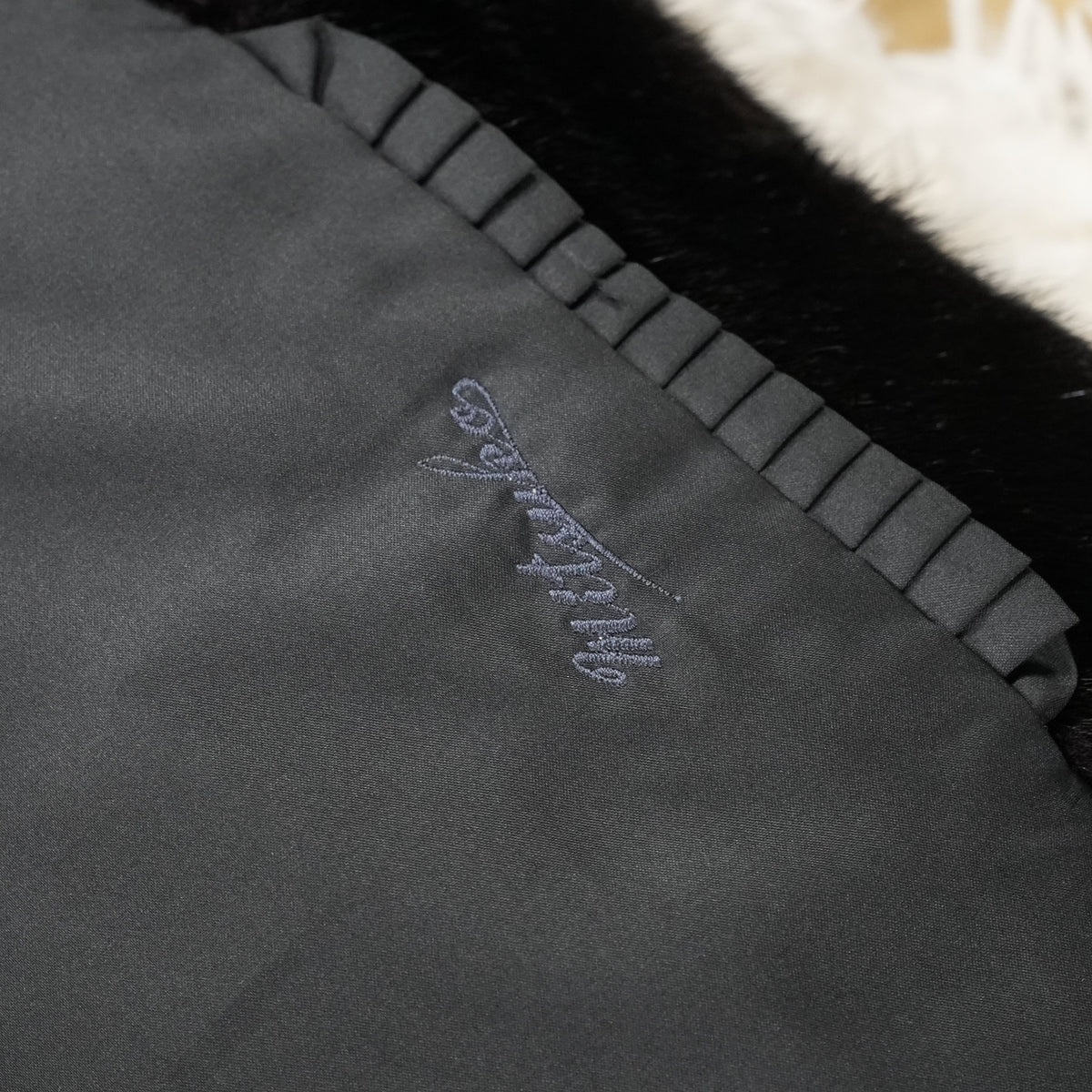 SAGA ROYAL MINK Soft and Grossy - Genuine Vintage Fur From Japan
