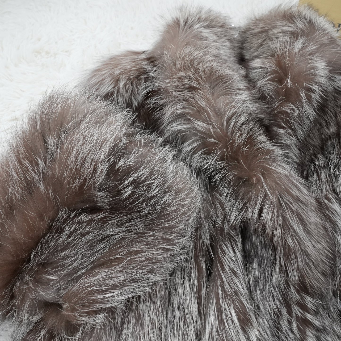 Siler Fox Fur Coat ROTINY - Genuine Vintage Fur From Japan