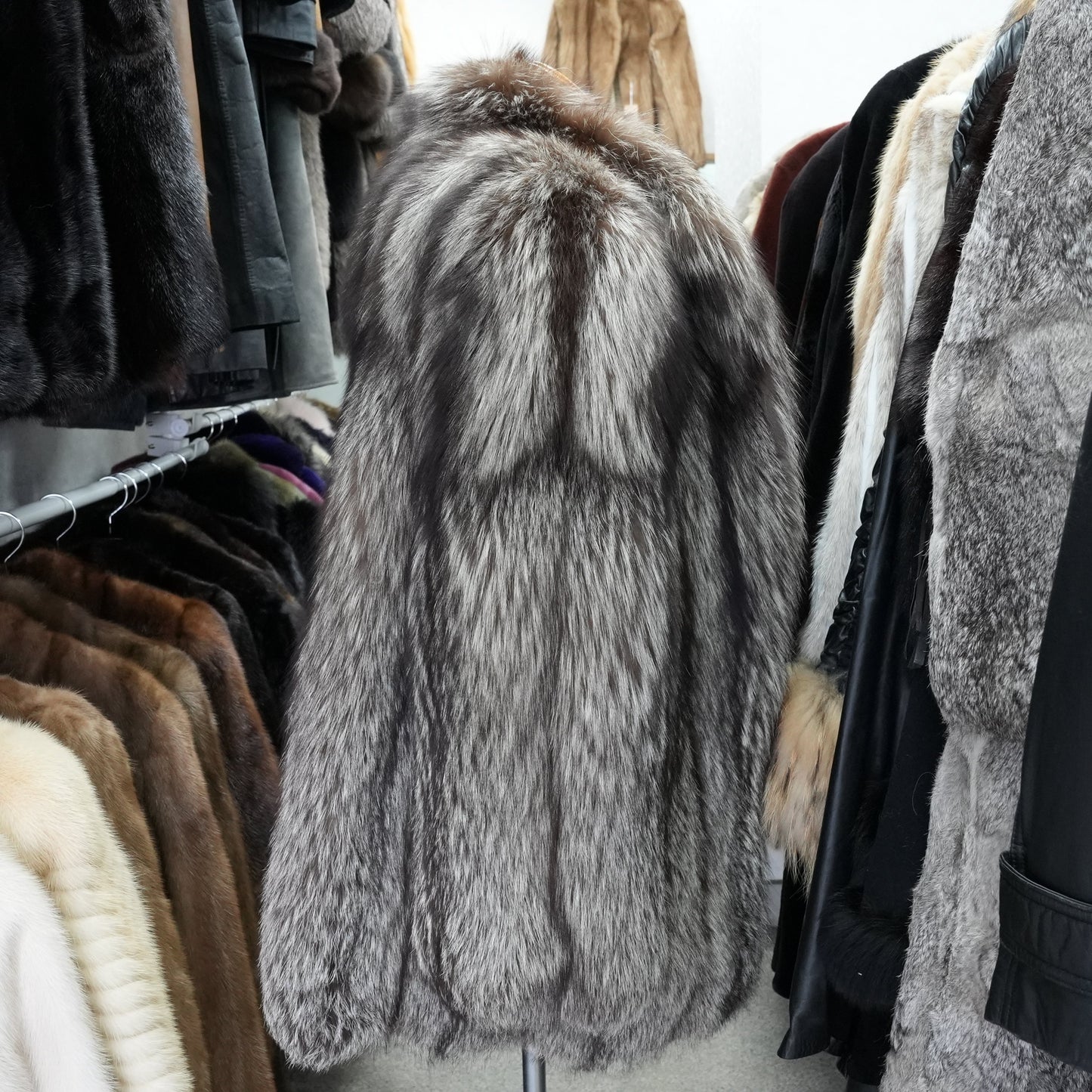 Silver Fox Coat PARTINA - Genuine Vintage Fur From Japan