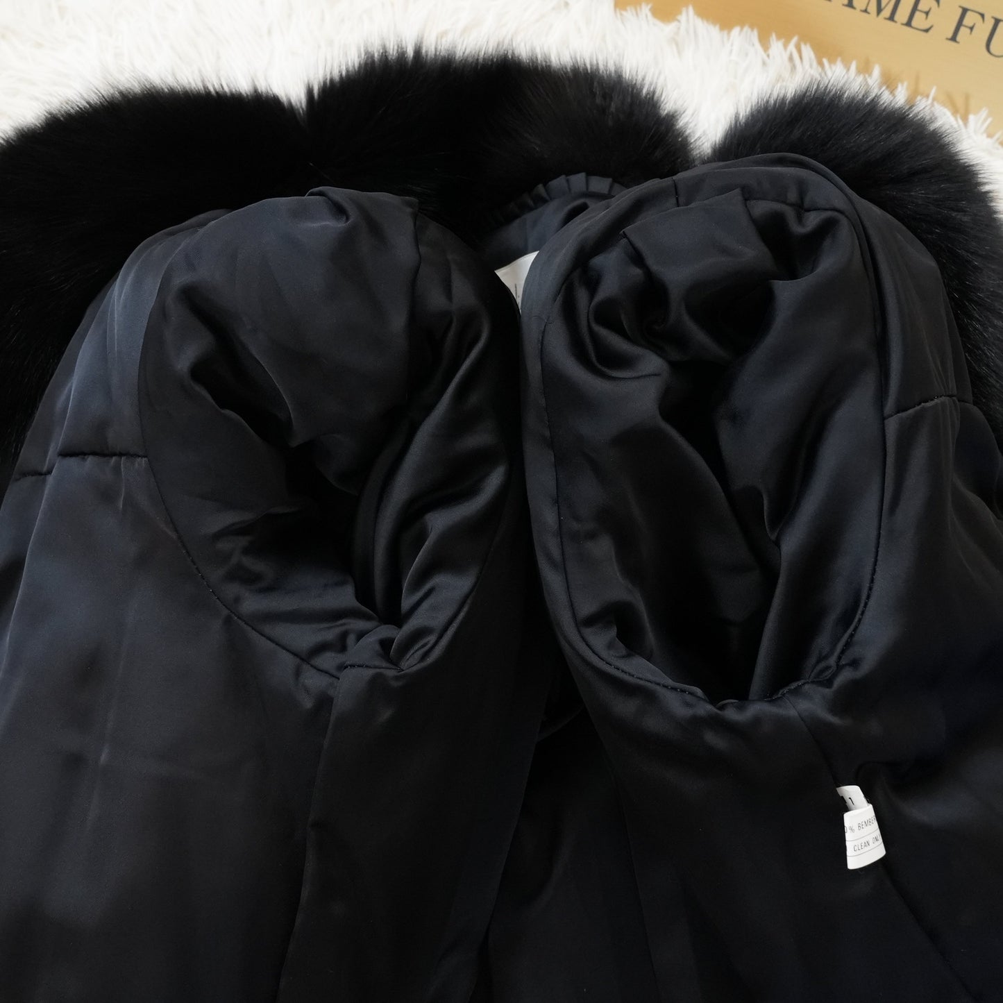 SAGA ROYAL FOX Black Dyed Belle Vison - Genuine Vintage Fur From Japan