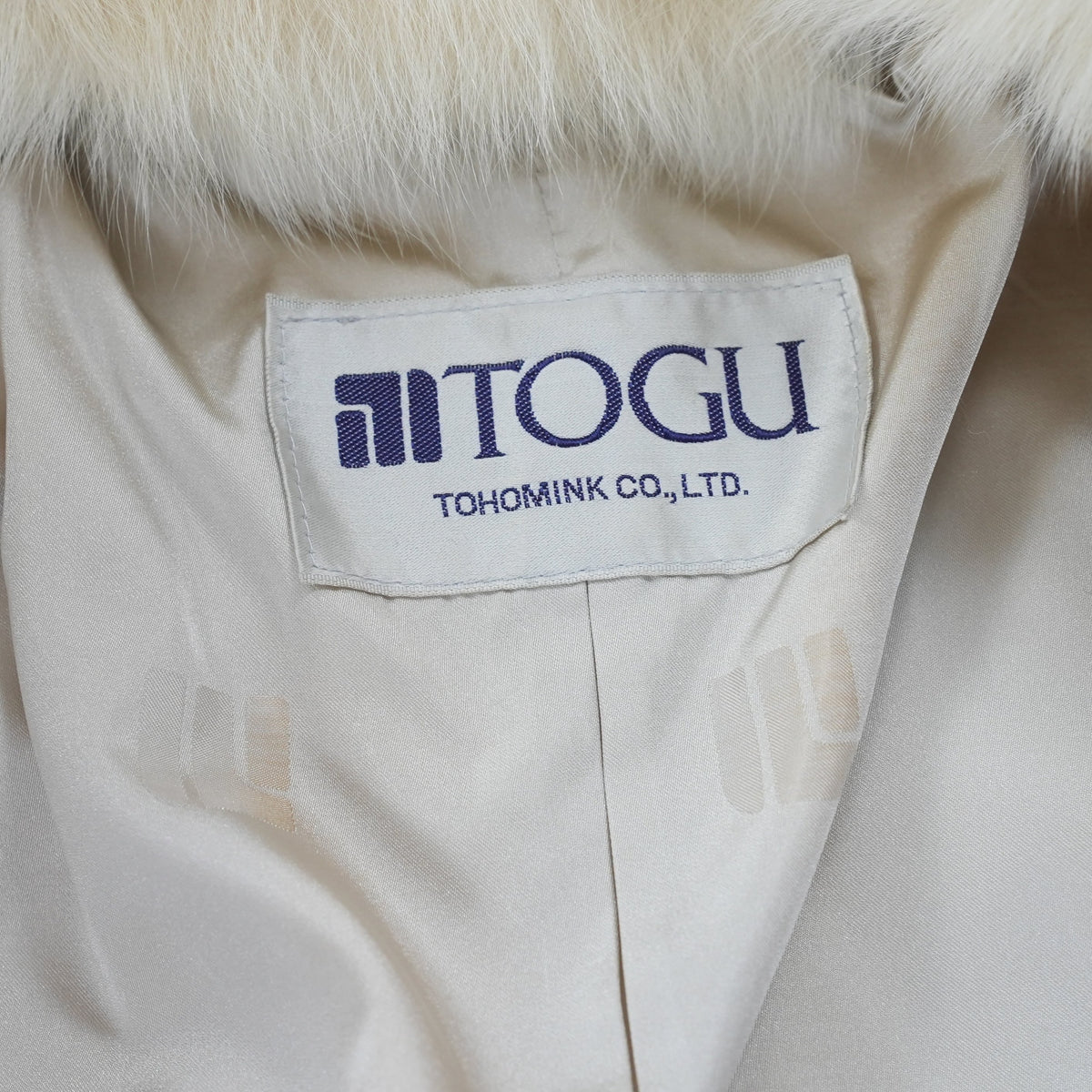 Shadow Fox Fur Coat Soft and Fluffy - Genuine Vintage Fur From Japan