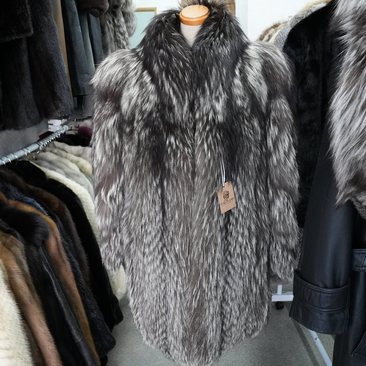 Nordic Silver Fox Fur Coat EMBA - Genuine Vintage Fur From Japan