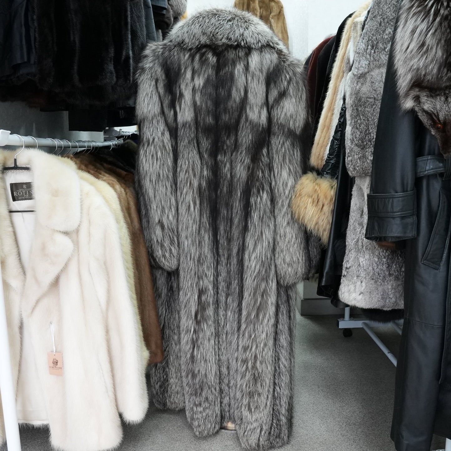 Floor length Silver Fox Very Long Coat  CC logo - Genuine Vintage Fur From Japan