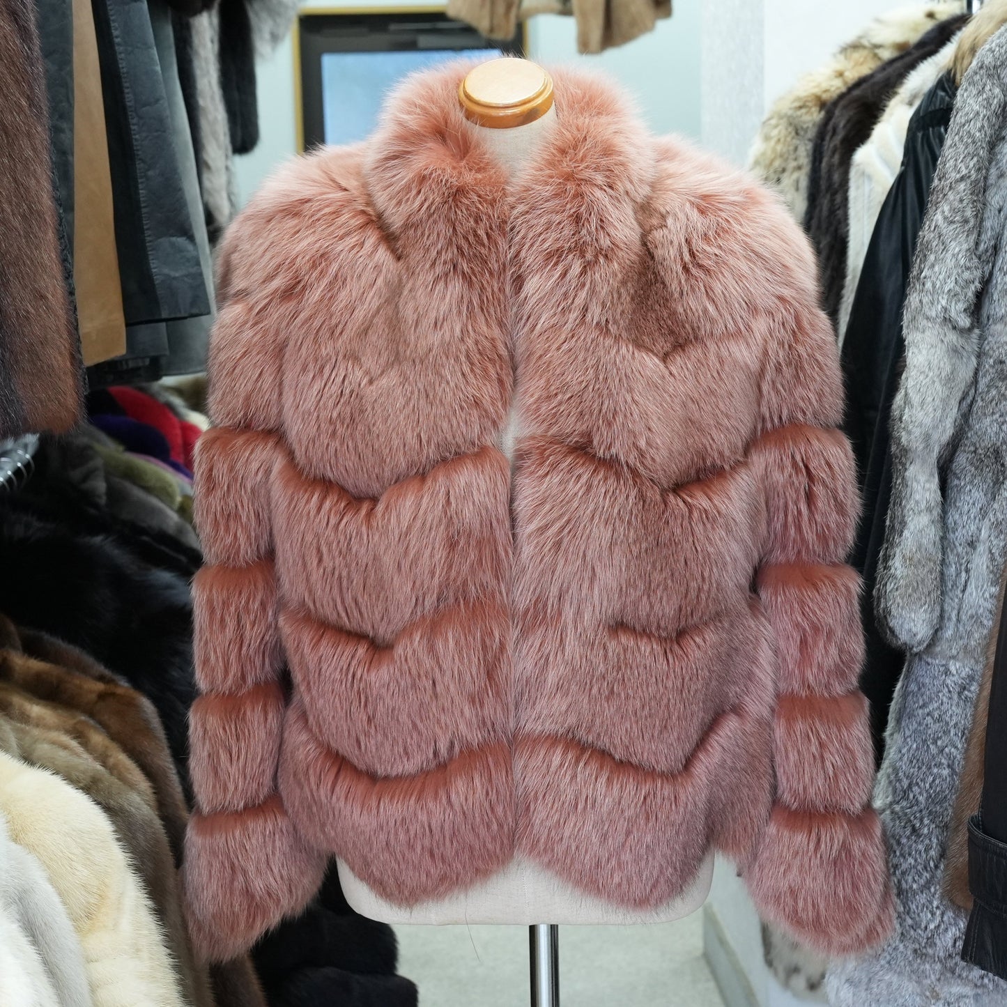 Dull Red Dyed SAGA FOX Fur Coat - Genuine Vintage Fur From Japan