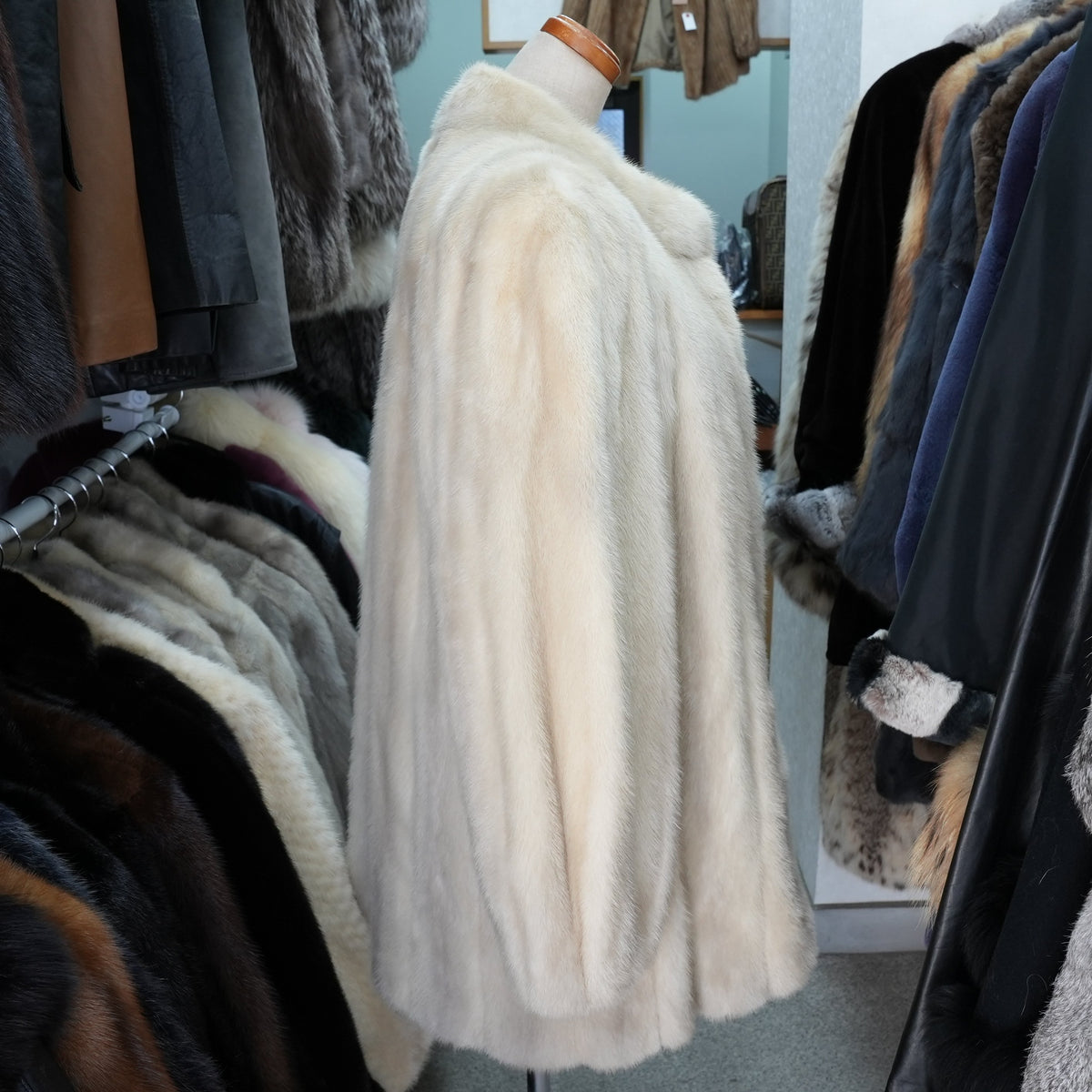 Azurene Mink Fur Coat EMBA - Genuine Vintage Fur From Japan