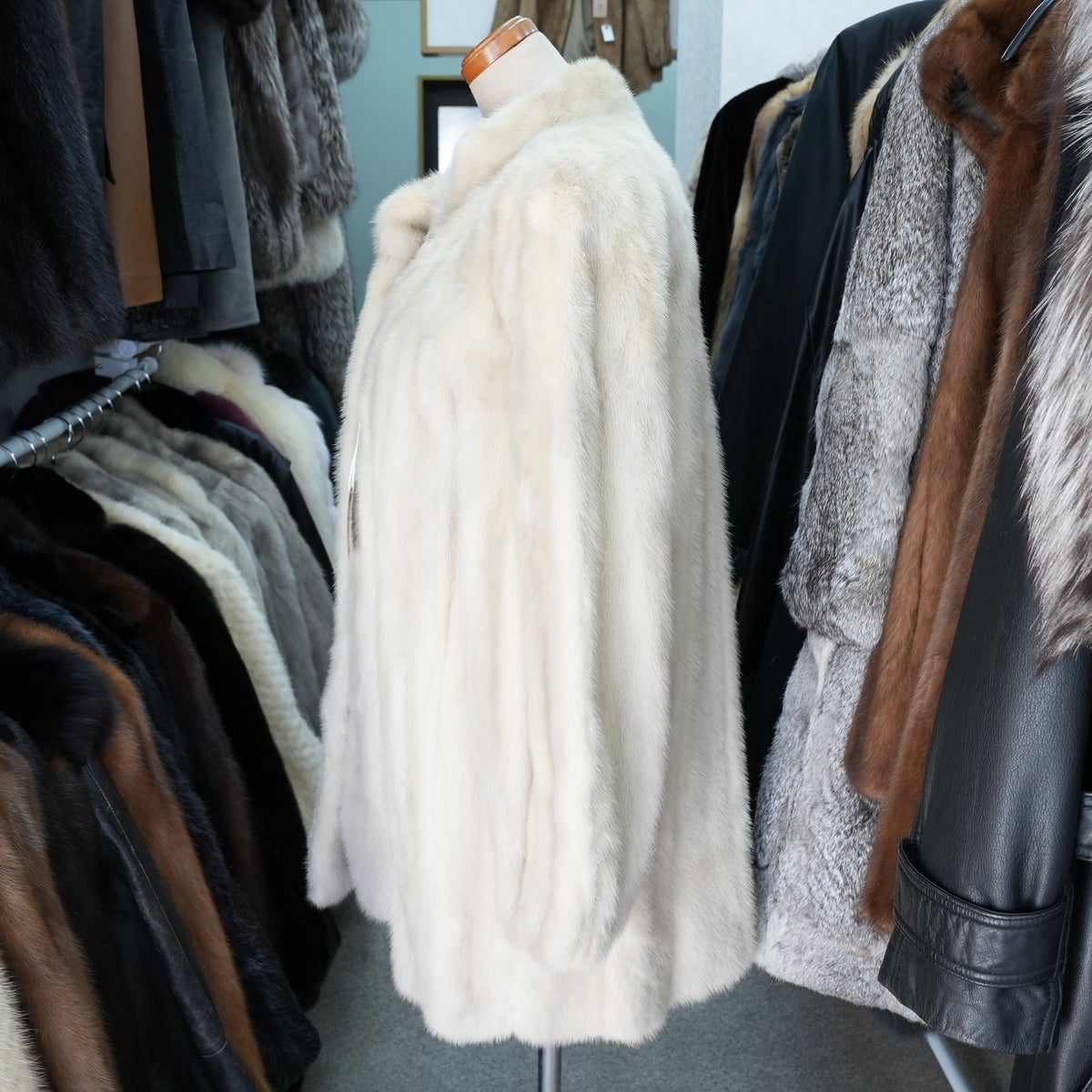 Azurene Mink Fur Coat EMBA - Genuine Vintage Fur From Japan