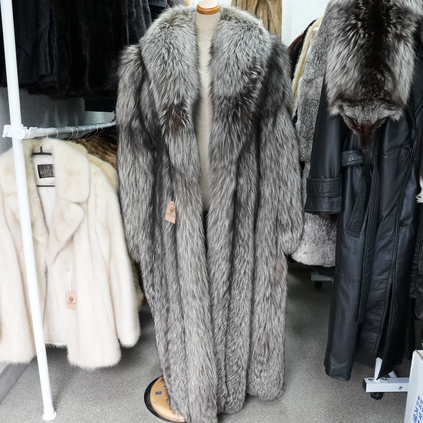 Floor length Silver Fox Very Long Coat  CC logo - Genuine Vintage Fur From Japan