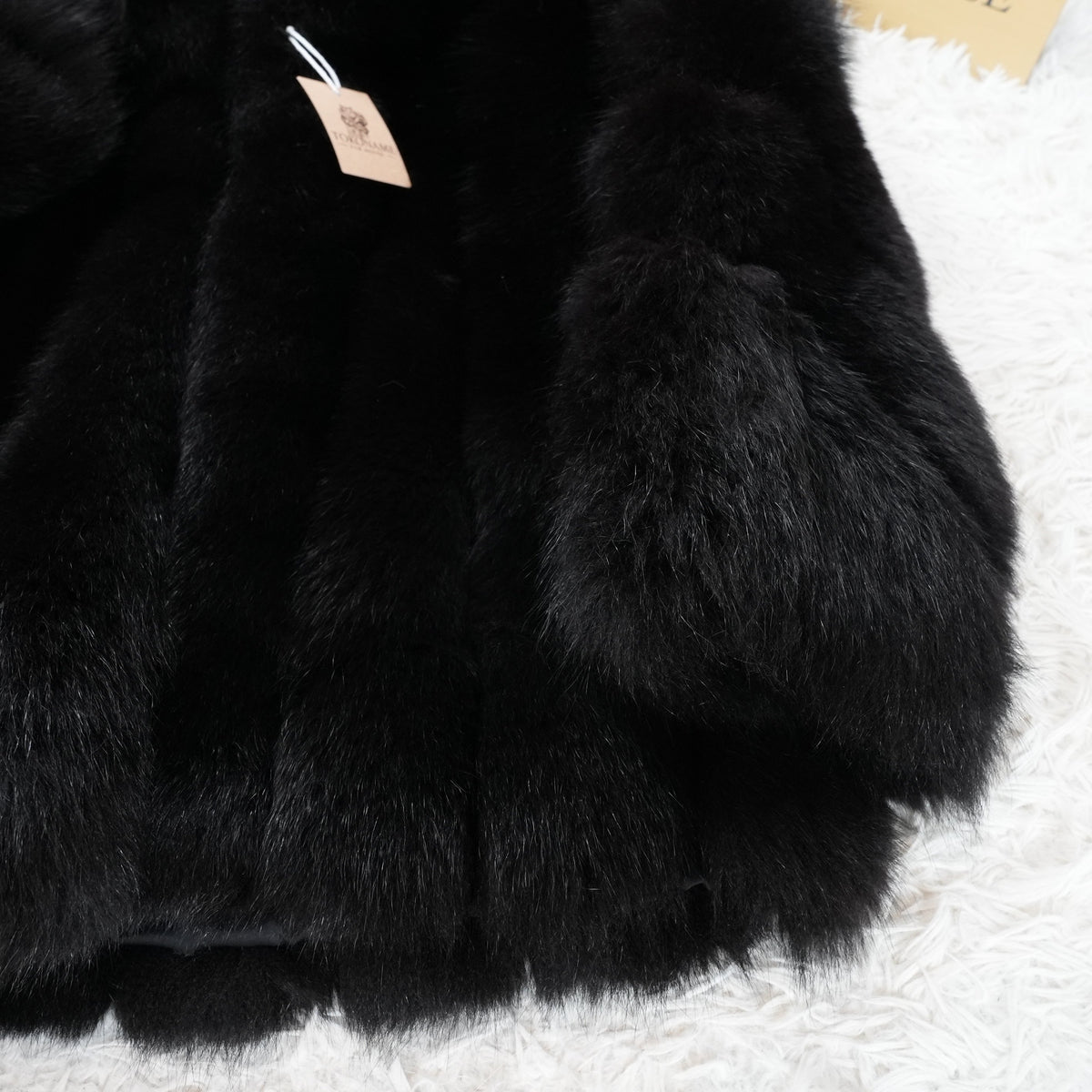 Black Dyed SAGA ROYAL FOX Coat Soft and Fluffy - Genuine Vintage Fur From Japan