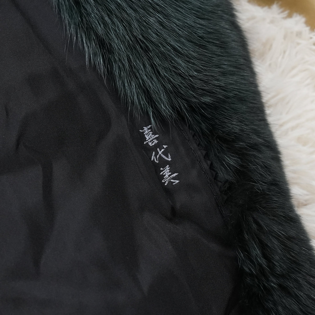 Dark Green Dyed Fox Fur Coat Soft and Fluffy Malvoisie - Genuine Vintage Fur From Japan