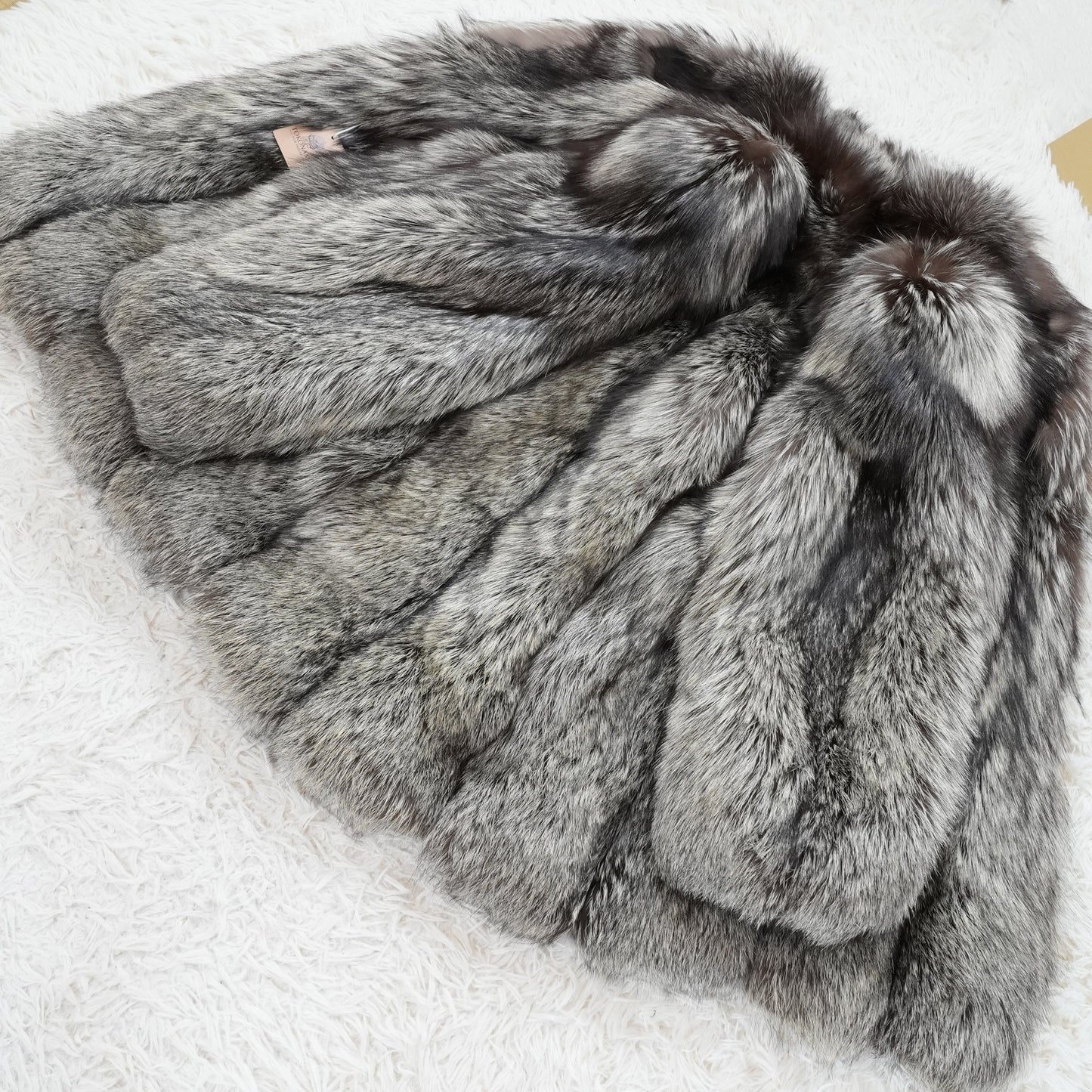 SAGA ROYAL FOX Silver Fox Coat - Genuine Vintage Fur From Japan
