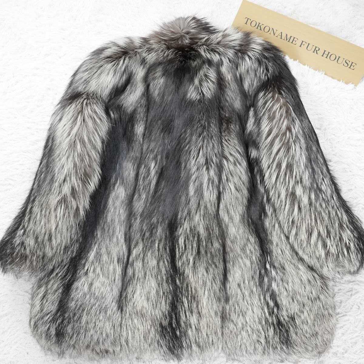 SAGA ROYAL Silver Fox Fur Coat Soft and Fluffy - Genuine Vintage Fur From Japan