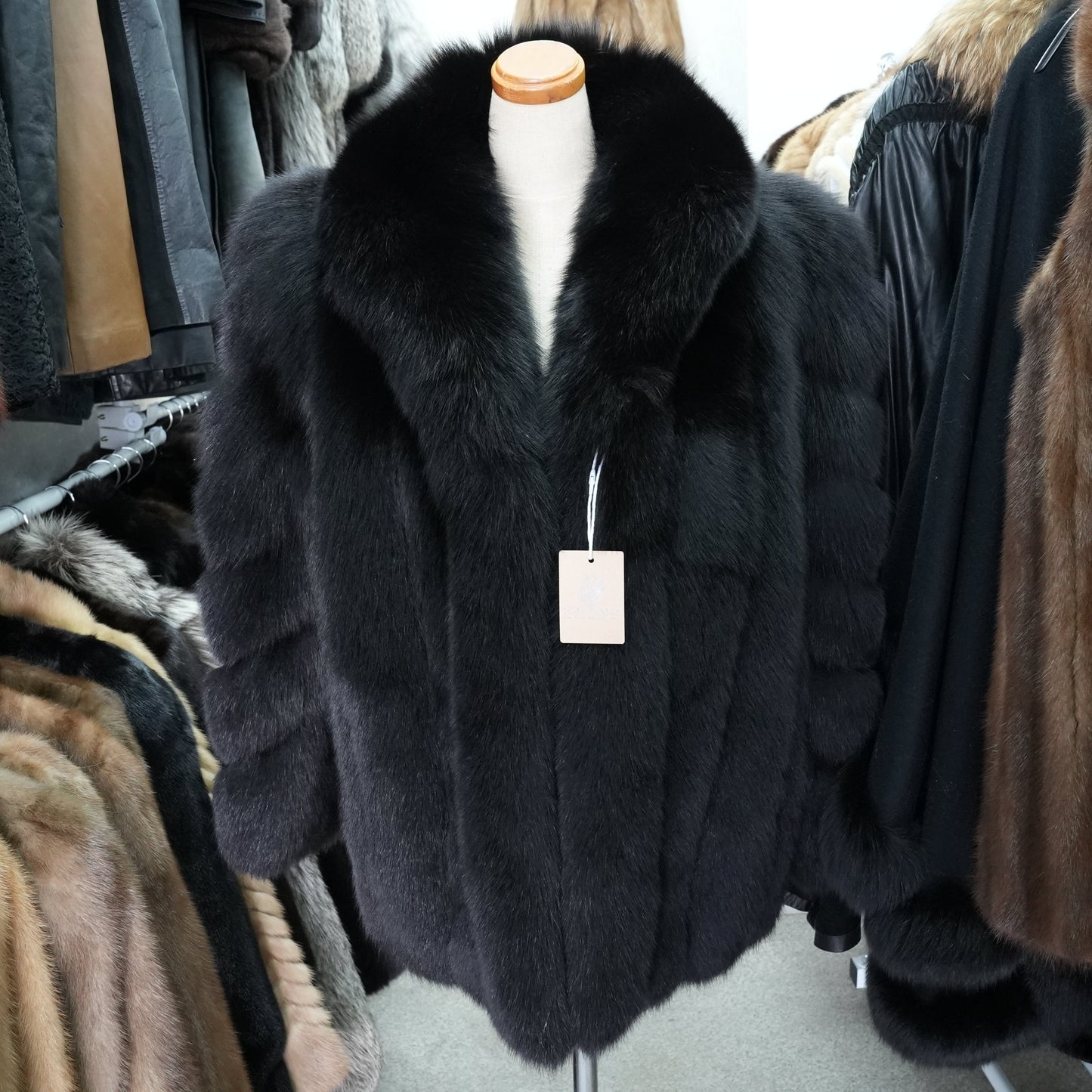 SAGA ROYAL FOX Black Dyed Belle Vison - Genuine Vintage Fur From Japan