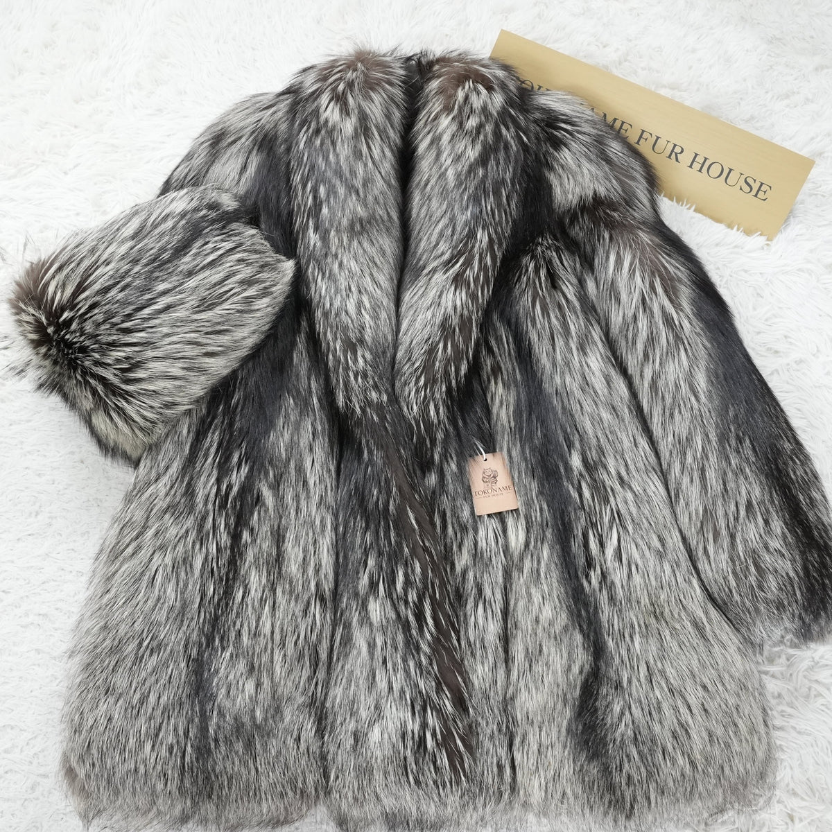 SAGA ROYAL Silver Fox Fur Coat Soft and Fluffy - Genuine Vintage Fur From Japan