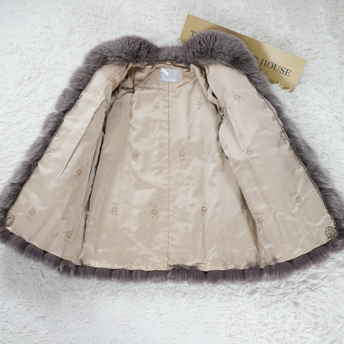 Muted Plum Gray Dyed SAGA FOX Coat Soft and Fluffy - Genuine Vintage Fur From Japan