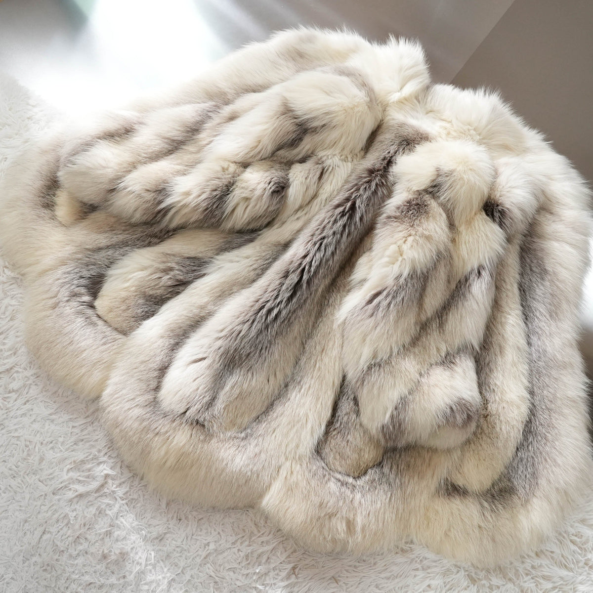 Scallop Shadow Fox and Frost Fox Fur elegant Coat Soft and Fluffy - Genuine Vintage Fur From Japan