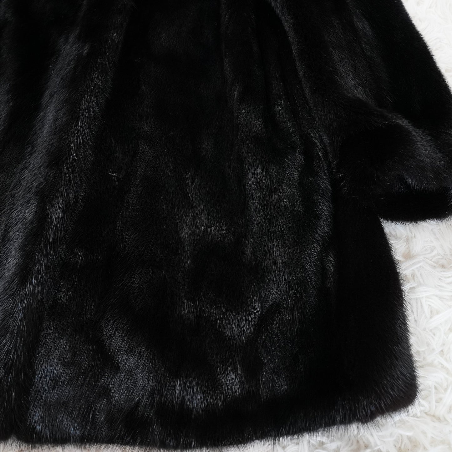 SAGA MINK Black mink Fur Coat - Genuine Vintage Fur Japan