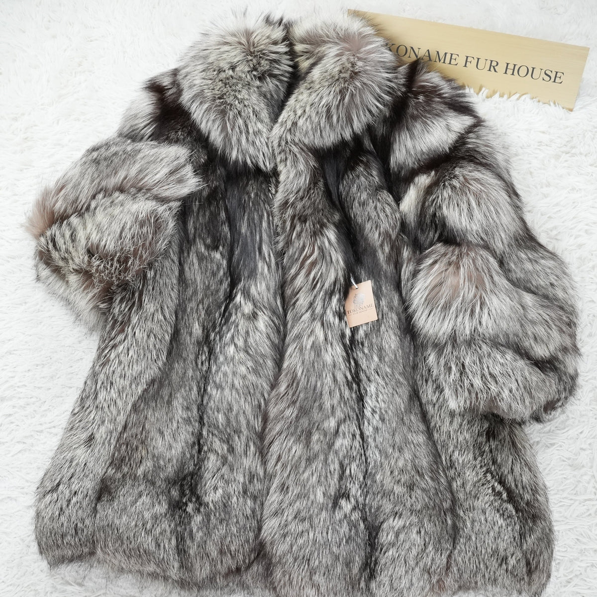 SAGA ROYAL Fox Fur Semi Long Coat Silver Fox Soft and Fluffy - Genuine Vintage Fur From Japan