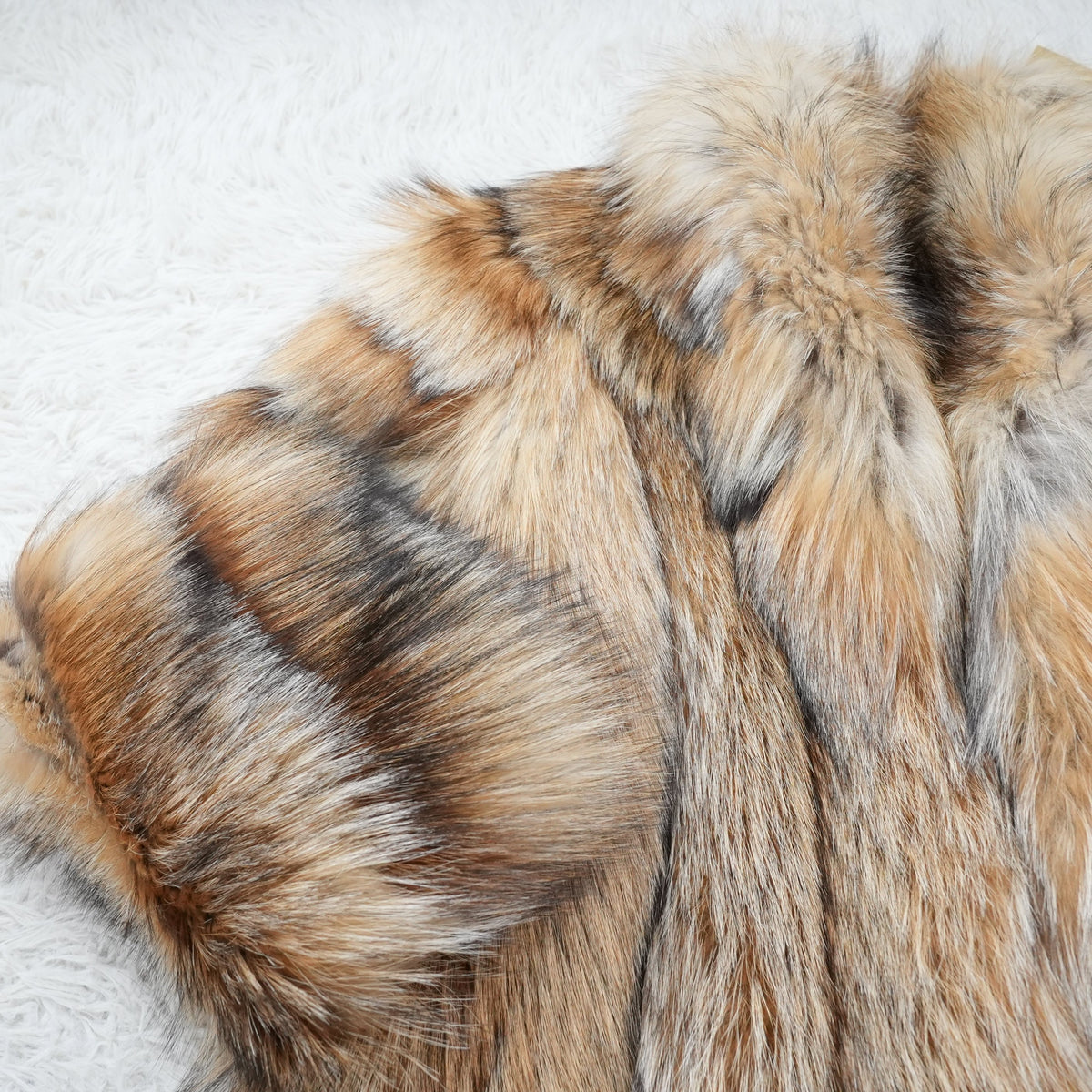 Golden Cross Fox Fur Coat EMBA Soft and Fluffy - Genuine Vintage Fur From Japan