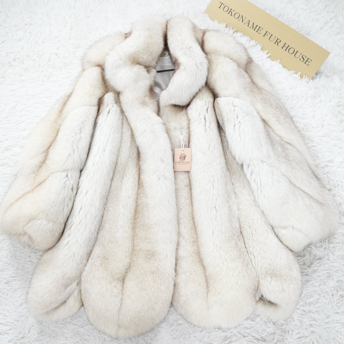 Nordic Fox Scallop Design Fur Coat very Soft and Fluffy EMBA - Genuine Vintage Fur From Japan