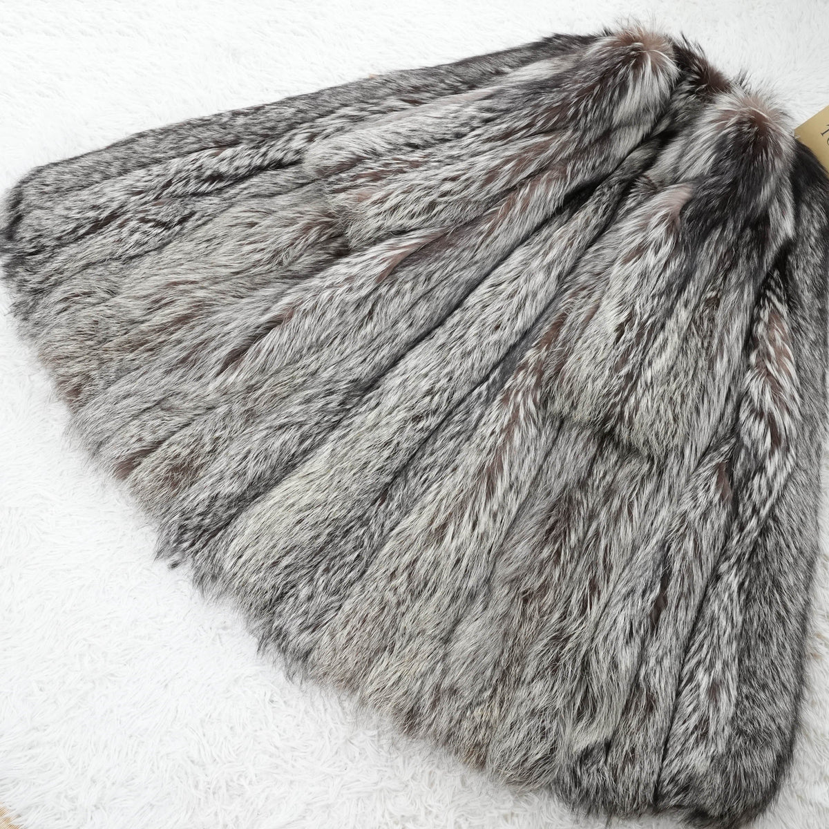 Silver Fox Long Coat SAGA FOX - Genuine Vintage Fur From Japan