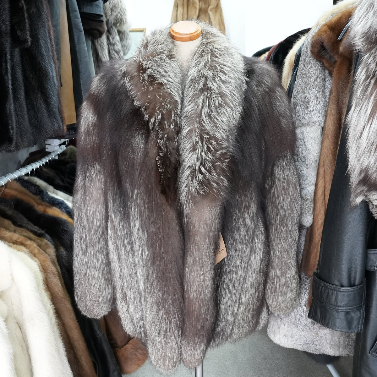 Silver Fox Fur Coat Soft and Fuluffy - Genuine Vintage Fur From Japan