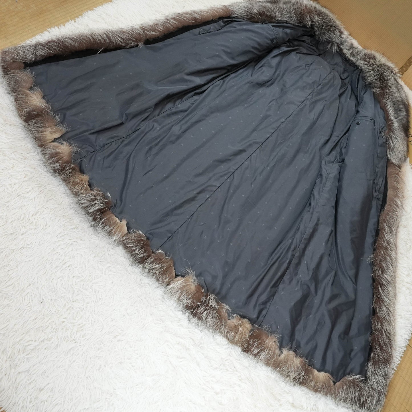 Floor length Silver Fox Very Long Coat  CC logo - Genuine Vintage Fur From Japan