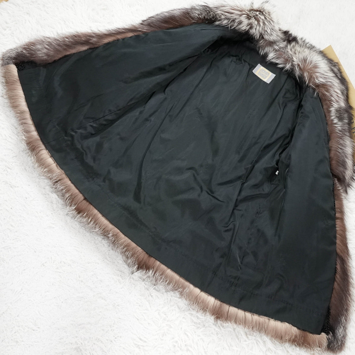 Silver Fox Coat SAGA FOX - Genuine Vintage Fur From Japan