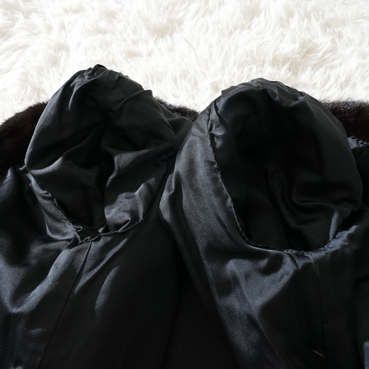 Dark Mink diamond-cut design and a bow tie detail - Genuine Vintage Fur From Japan