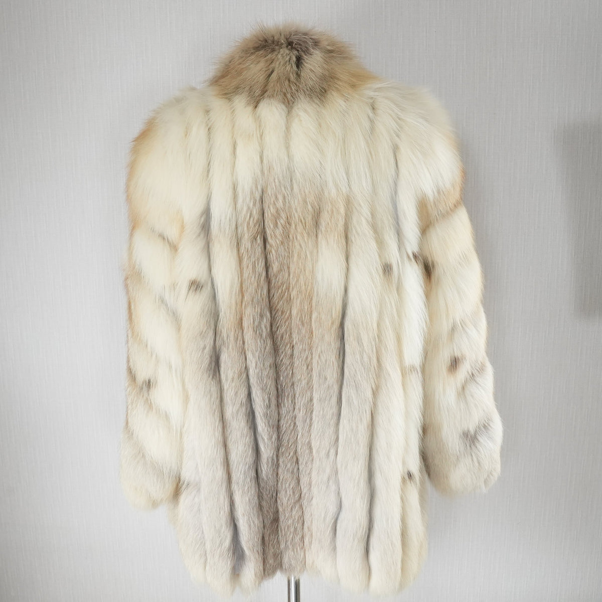 Golden Island Fox Fur Coat SAGA ROYAL FOX - Genuine Vintage Fur From Japan