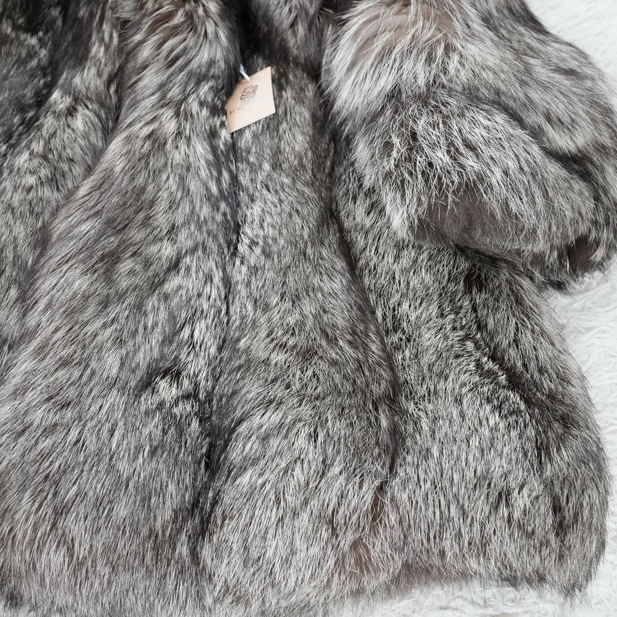 SAGA ROYAL Fox Fur Semi Long Coat Silver Fox Soft and Fluffy - Genuine Vintage Fur From Japan