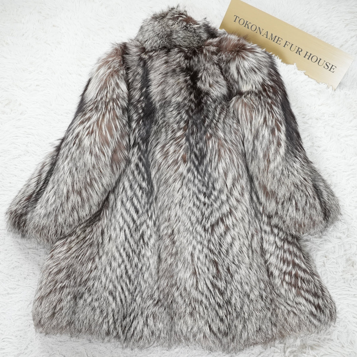 Silver Fox Coat SAGA FOX - Genuine Vintage Fur From Japan