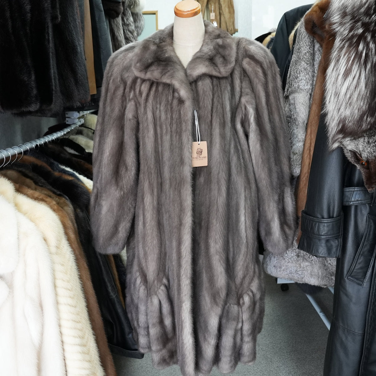 Blue iris Mink Fur Coat Patterned hem AMERICAN Legend - Genuine Vintage Fur From Japan