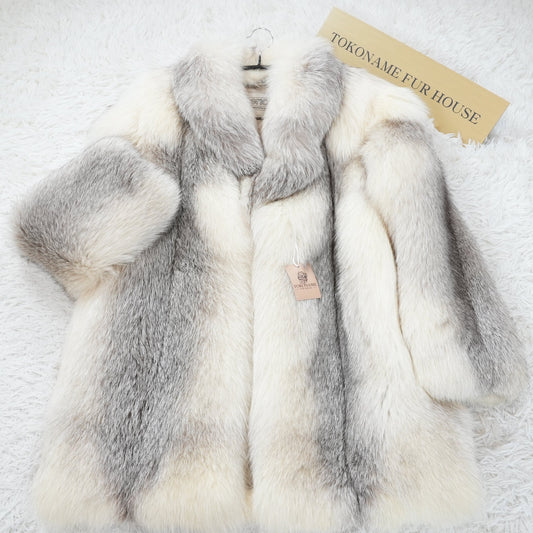 Platinum SAGA ROYAL Fox Fur Coat Soft and Fluffy - Genuine Vintage Fur From Japan
