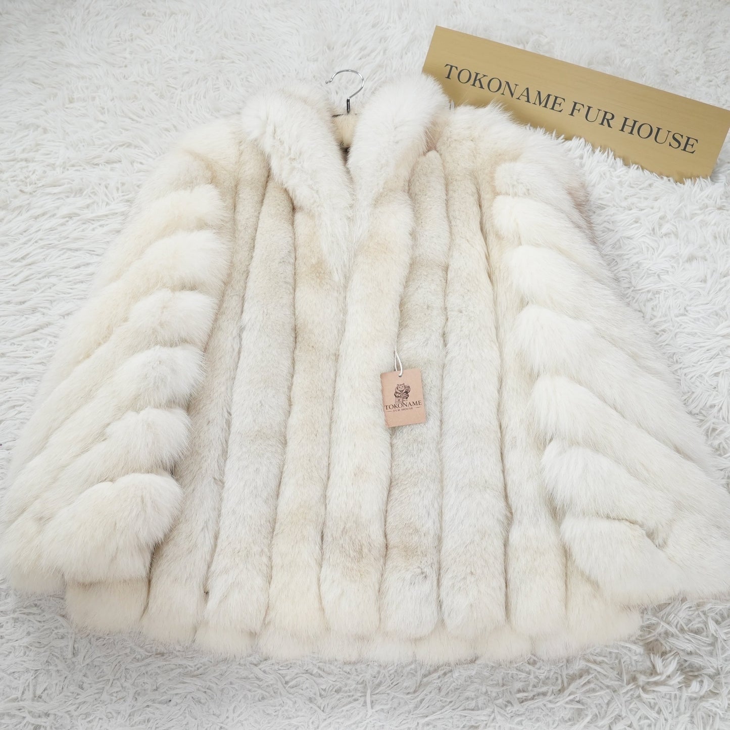 Nordic Fox Fur Coat SAGA FOX - Genuine Vintage Fur From Japan