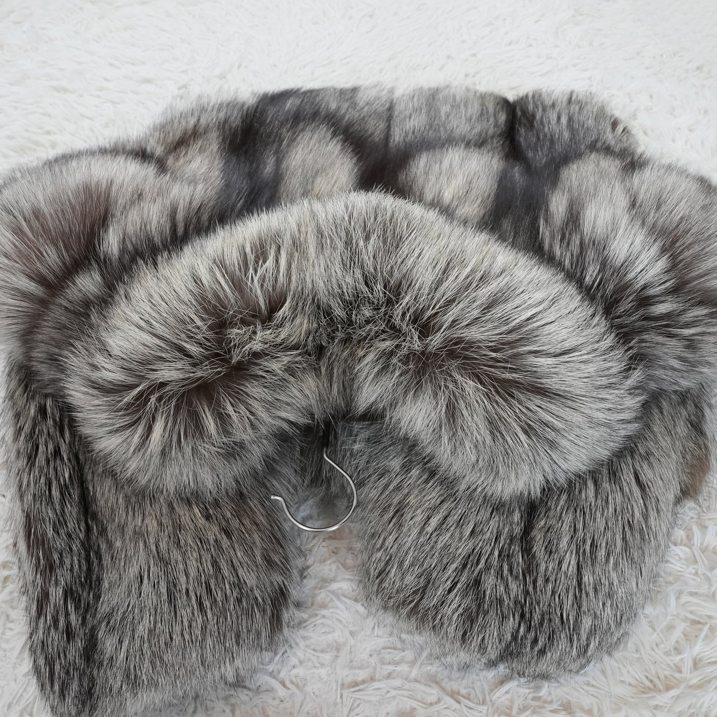 SAGA ROYAL FOX Silver Fox Soft and Fluffy - Genuine Vintage Fur Japan