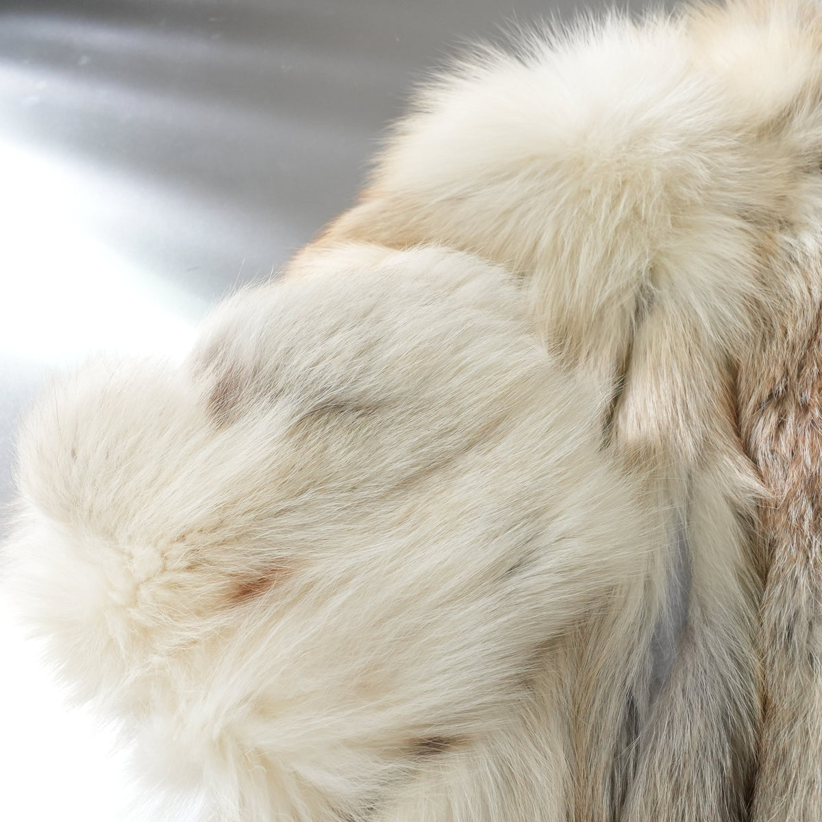 Golden Island Fox Fur Coat SAGA ROYAL FOX - Genuine Vintage Fur From Japan
