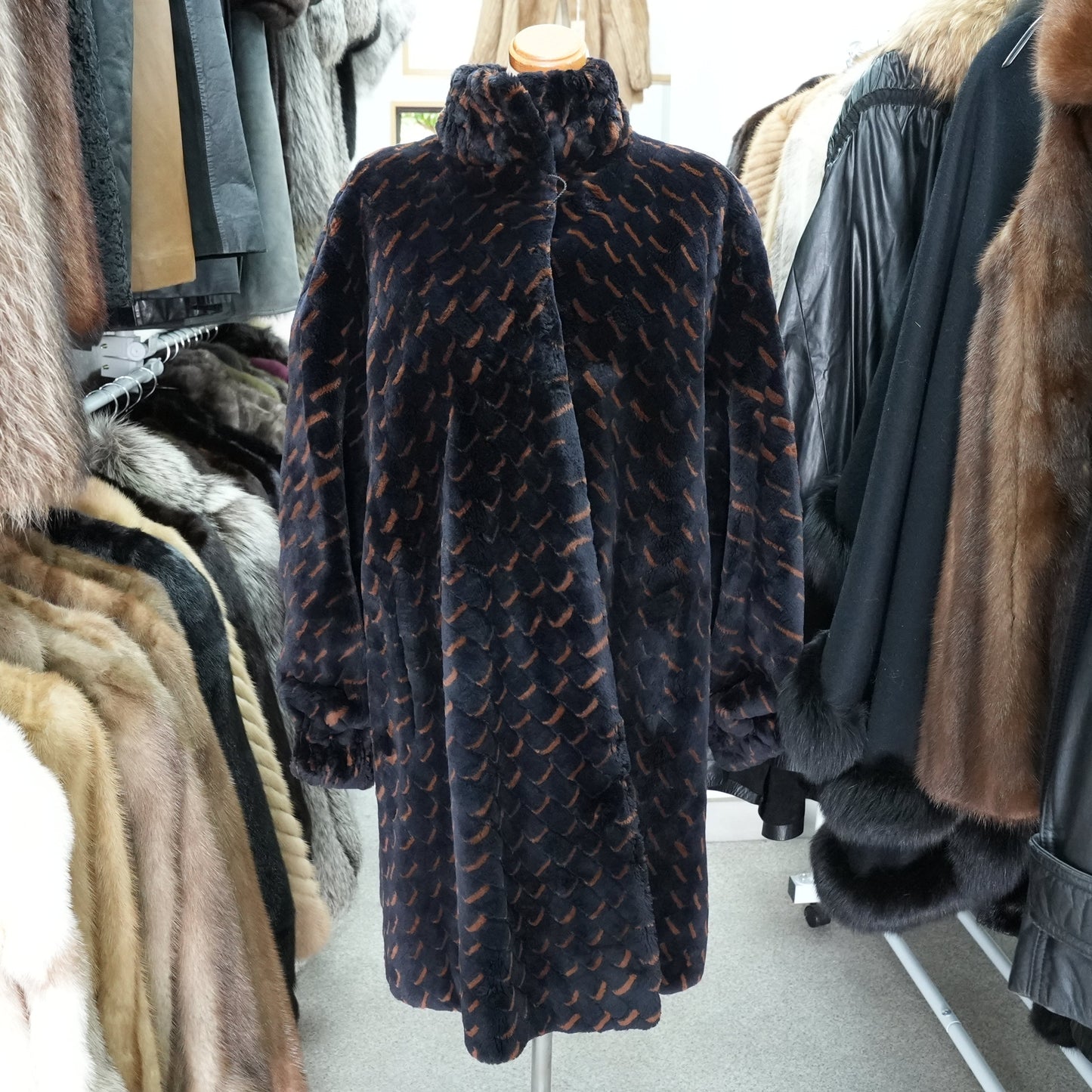 Nutria Design Fur Coat Zuki - Genuine Vintage Fur From Japan