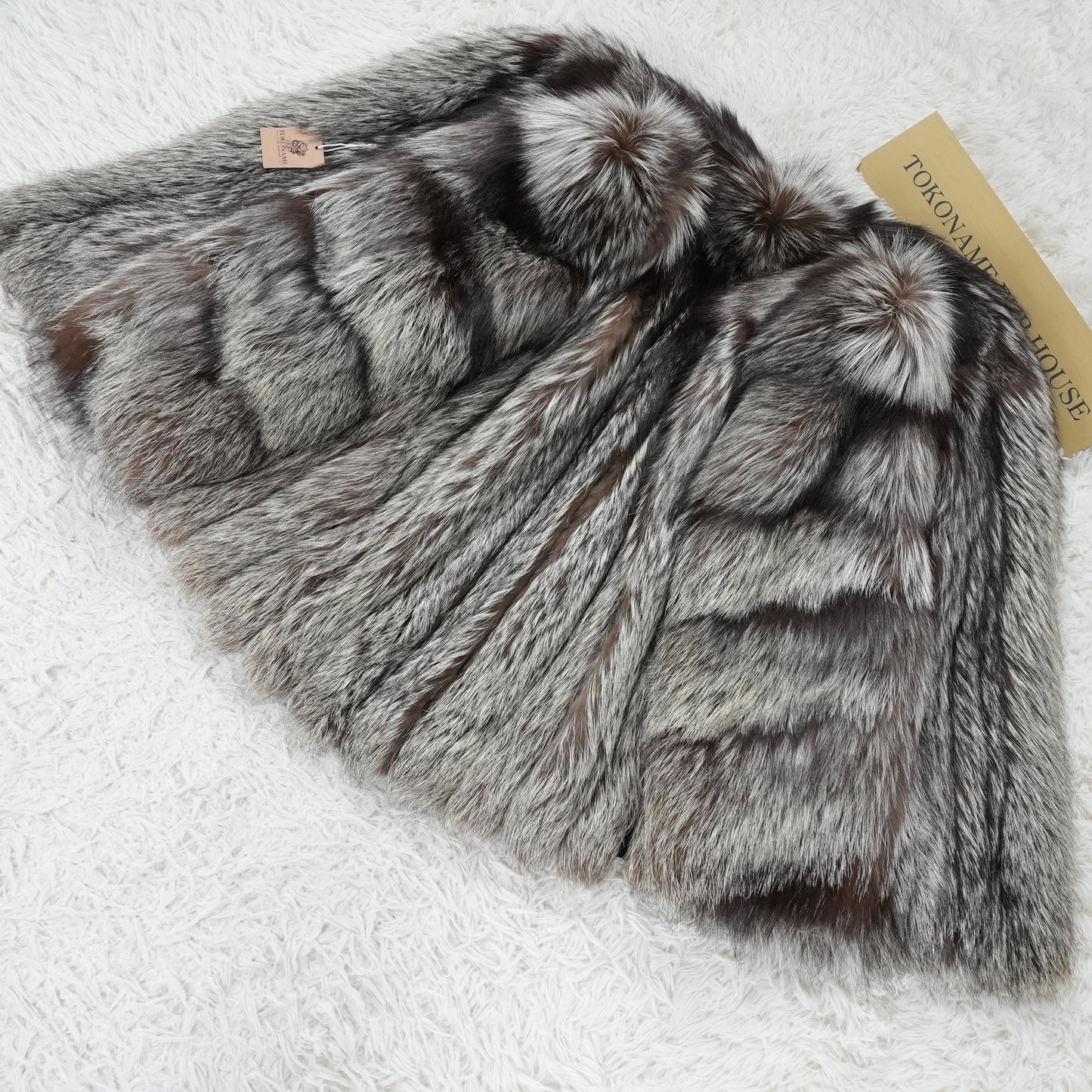Silver Fox Coat SAGA FOX - Genuine Vintage Fur From Japan
