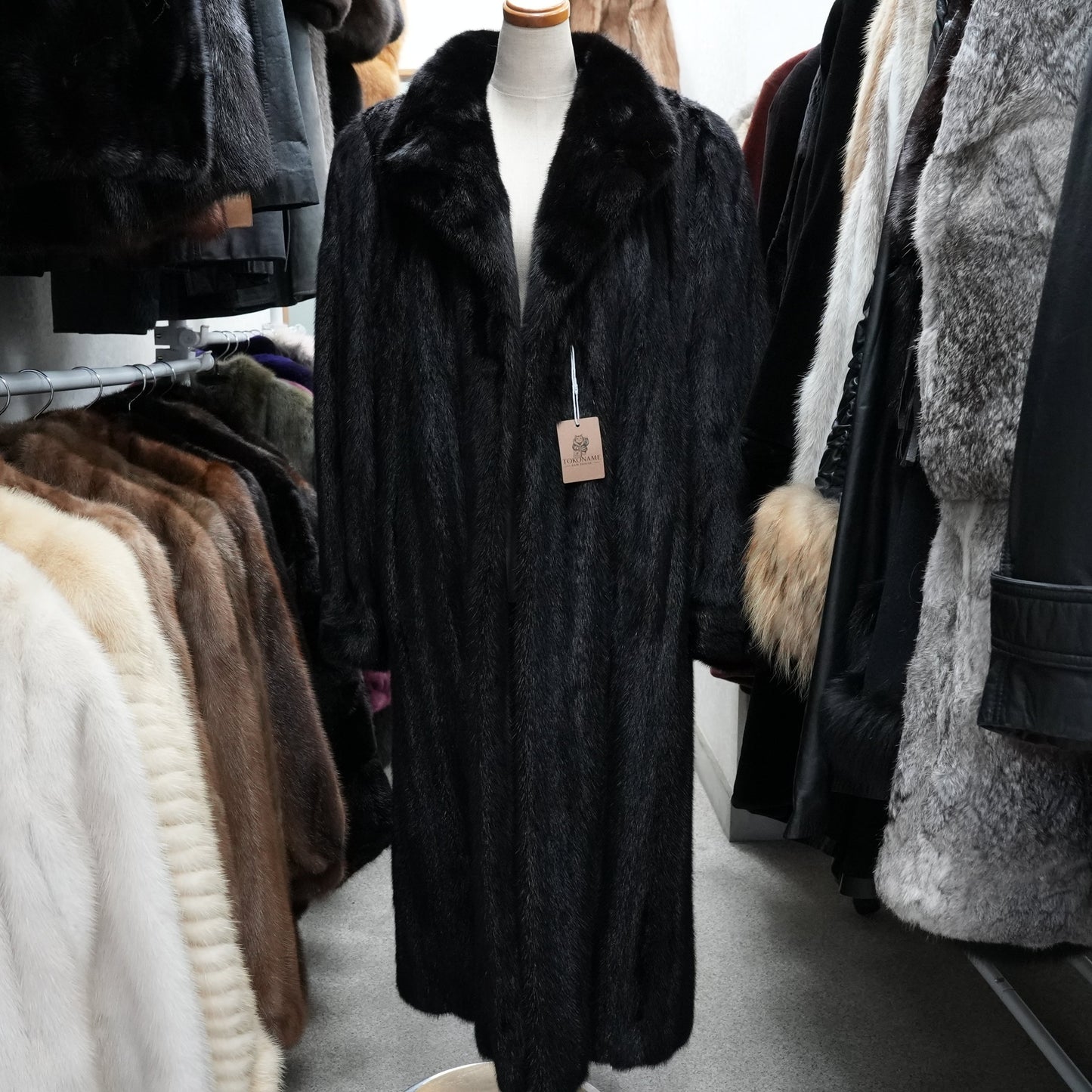 Dark Mink Long Coat glossy - Genuine Vintage Fur From Japan