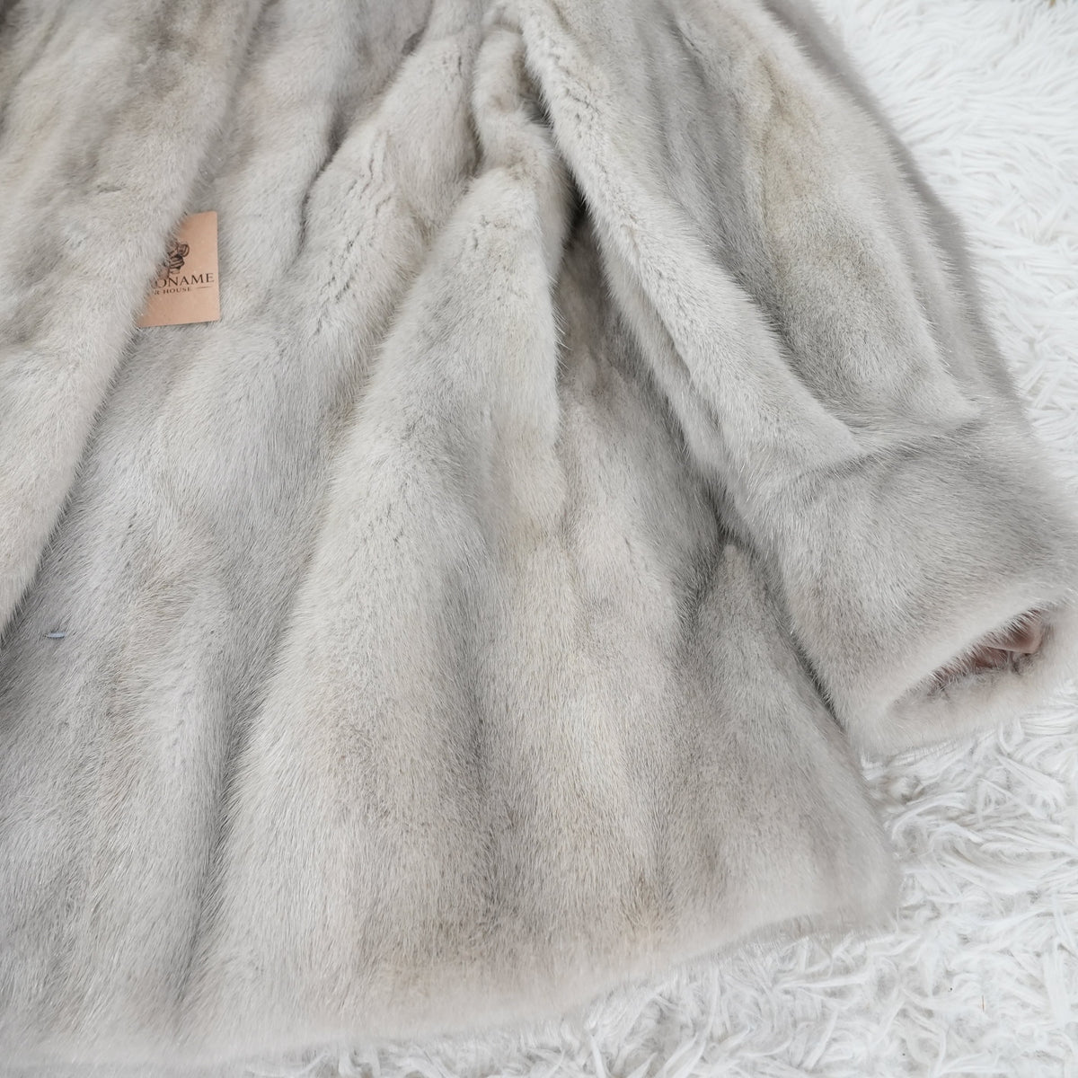 Sapphire Mink Fur Coat SAGA MINK - Genuine Vintage Fur From Japan