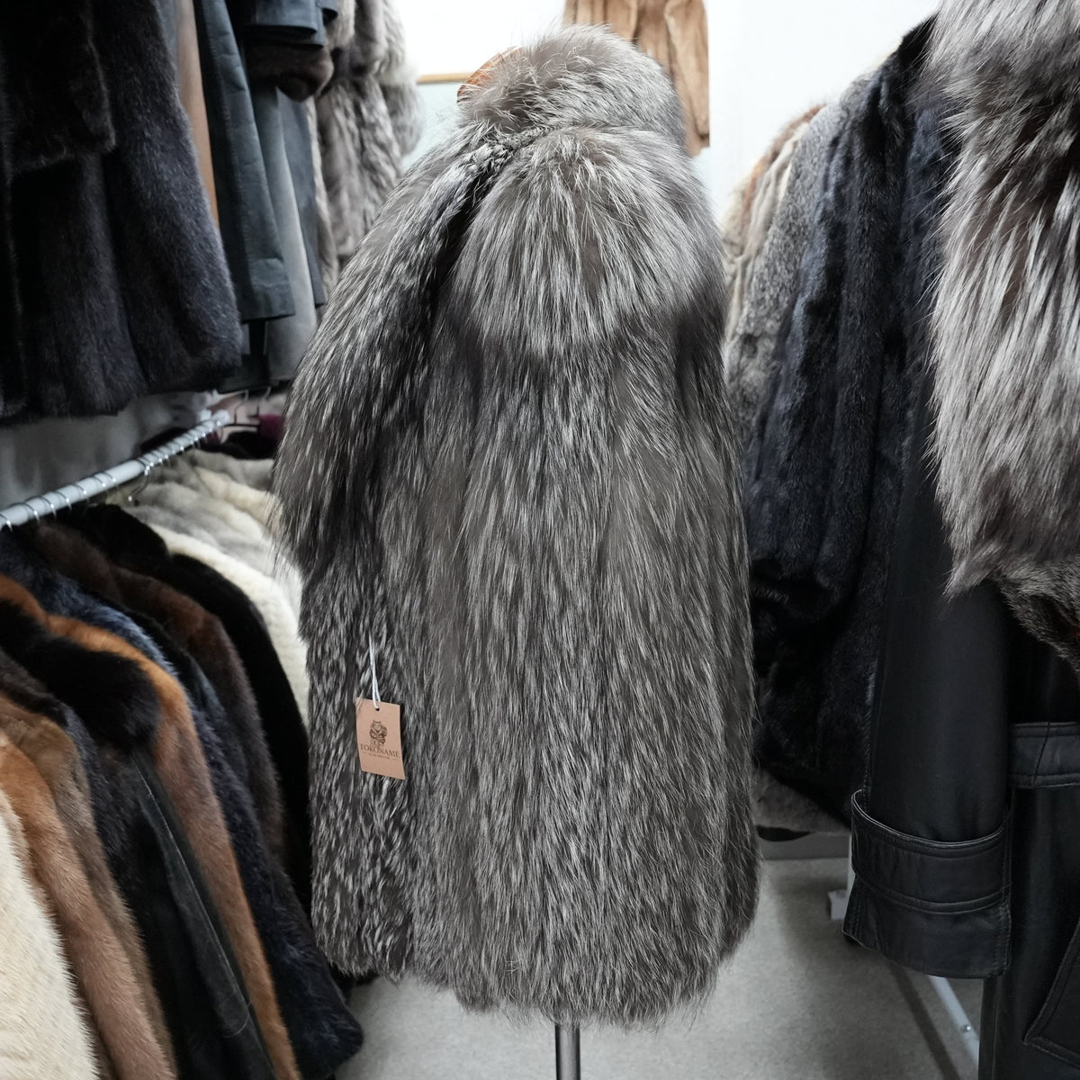 Silver Fox Fur Coat SAGA FOX - Genuine Vintage Fur From Japan