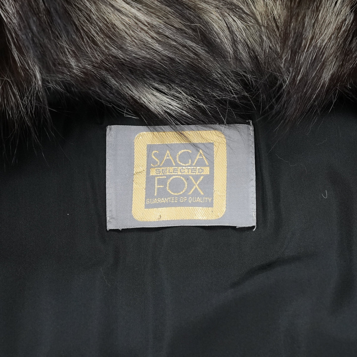 Silver Fox Long Coat SAGA FOX - Genuine Vintage Fur From Japan